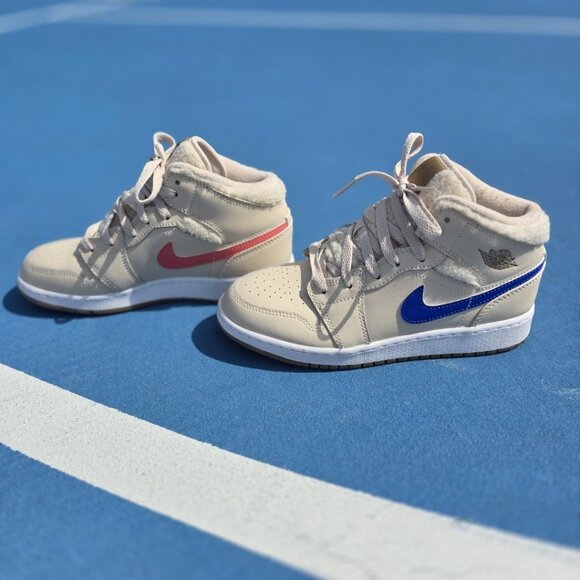 Jordan 1 Mid Utility Fleece Pearl White (GS) - Youth 5.5 - Picture 2 of 7